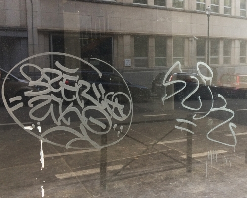 Films anti-graffiti pour vitres